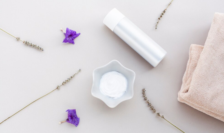 Why Lanolin Lip Balm is the Best Choice for Soft, Hydrated Lips