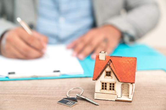 How Home Selling Services Take the Hassle Out of Selling Your Home