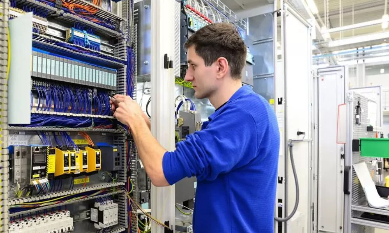How PLC Training Can Boost Your Career in Manufacturing